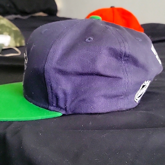 Vancouver Canucks NHL youth snapback color blue green white - Picture 3 of 8